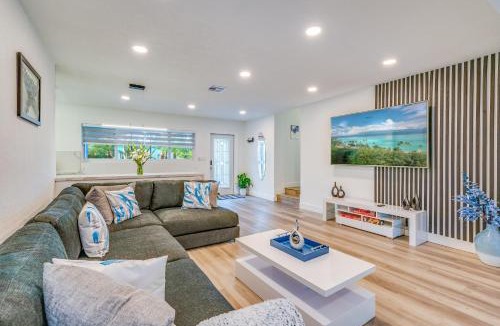 Croissant Park Villa | Friendly Fox Luxury Pool & Spa House Near Downtown & Beach