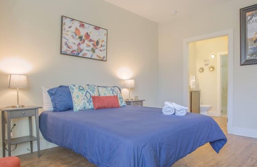 SouthPark Apartment | Frontdesk | Designer + Chic Studio Apt w/ Parking