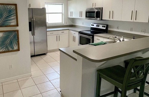 San Carlos Park House | 🌴 Ft. Myers Heated Pool Home, close to beaches, shopping + dogs ok!
