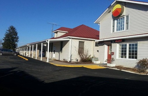 Natural Bridge Apartment | Full Bed Non-Smoking