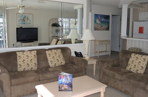 Calabash Villa | Full Kitchen, Washer/Dryer, Pool View, 27 hole Golf Course on site.Sunset Beach nearby(1504)