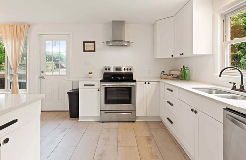 Jekyll Island Cottage | Full Of Southern Charm And A Wave From It All!