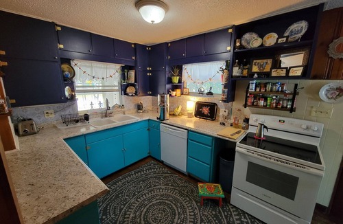 Nichols House | Fully Furnished Entire house, fenced yard.Pets OK. 30 min to Legoland