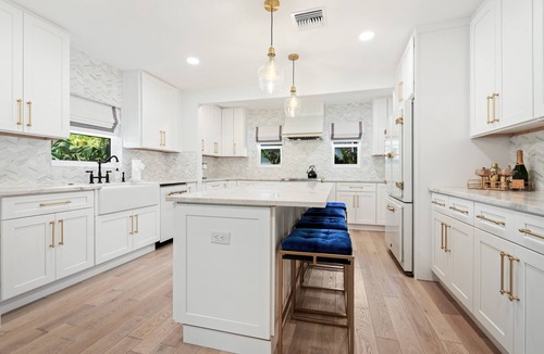 Downtown House | Fully Renovated Roaring Twenties Bungalow in Laurel Park - 3-Bedroom, 3-Bathroom