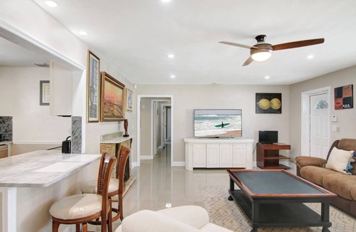Riviera Beach House | Fully Updated West Palm Home in Quiet Neighborhood – Sleeps 12, 1 Mile to Beach!