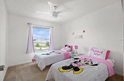 Crescent Lakes Apartment | fun and cozy house near Disney