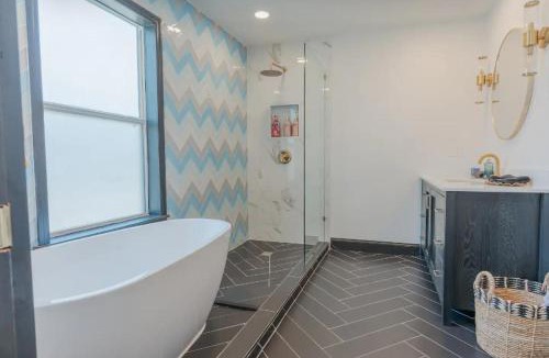 Legacy Park House | Fun Home! Secret Rooms! Pool & Games! 17min Disney!