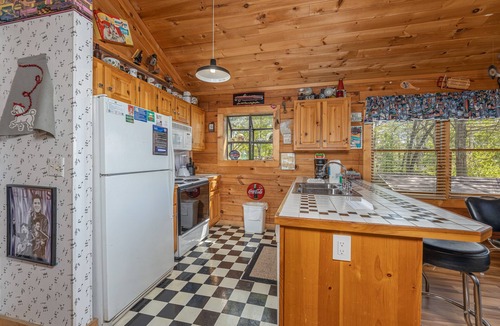 Gatlinburg - Pigeon Forge Cabin | Fun Knows No Time And Mountains Don’t Need Rest