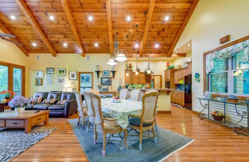 Sylva House | Fun w/Family! Mtn-View Cabin w/Deck in Sylva