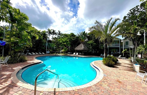 Key West House | Funky Chicken Cottage with shared pool, 3 bed 3 bath minutes from Key West