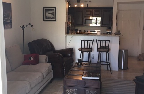 Downtown West Palm Beach Apartment | Furnished City Place Perfect Getaway/Long Term/Monthly