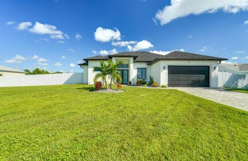 Diplomat House | Furnished Lanai and Private Pool Cape Coral Home
