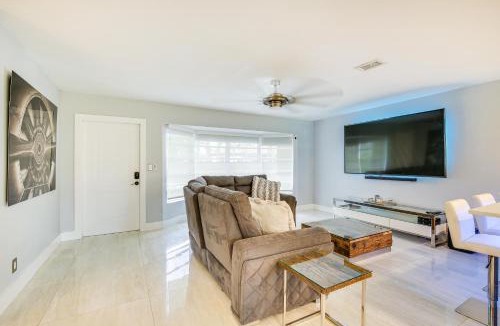 Lighthouse Point House | Furnished Patio and Gas Grill Deerfield Beach Home