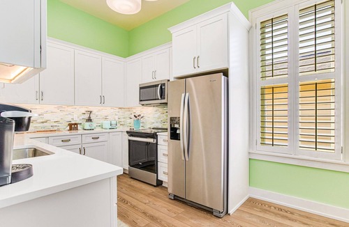 Old East Hill Cottage | Gadsden Hideaway: Historic Downtown Luxury in East Hill Preservation District