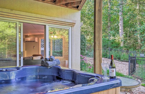 Gainesville House | Gainesville Home w/ Private Dock on Lake Lanier!