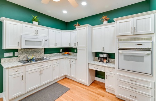 Anderson House | Game Room & Deep Water Lake Hartwell Group Retreat