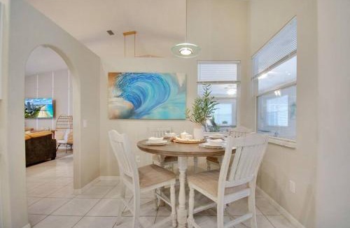 Palm Harbor House | Game room ,Saltwater ,pool Spa - Tropical Oasis!