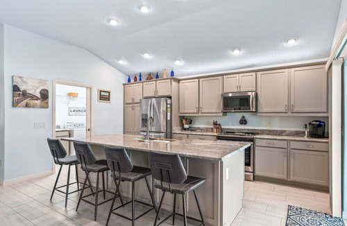 Wildwood House | GAS GOLF CART WALK TO THE POOL BEAUTIFUL HOME IN FENNEY THE VILLAGES FL