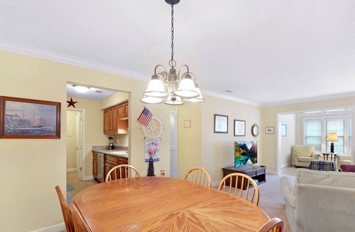 Saint Simons Heights Condo | Gated Beach Condo Pool, Tennis, Gym Walk to Ziggy’s St. Simons