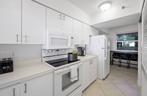 Marco Island Condo | Gated Beachfront Condo | Nice Views, Pools & Ggym
