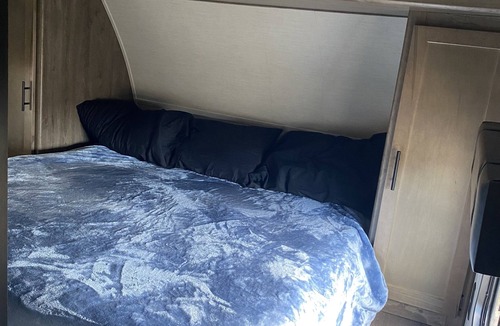 Brooksville RV Rental | Gated Camper with great extra features