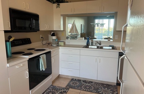 Palmer Ranch Condo | Gated Golf community condo in Sarasota, FL. Transferable golf membership!