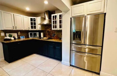 Northeast Coconut Grove House | Gated Home near Brickell - Sleeps 10!