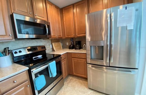 Bradenton House | Gated resort with a coastal theme, golf, tennis, pools, pickleball and more