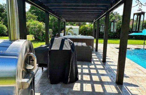 Homestead House | Gateway to Paradise - Miami and the Florida Keys & Key WestnIn a luxury home