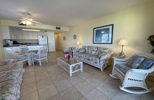 Fort Myers Beach Condo | Gateway Villas #299- Beachfront condo