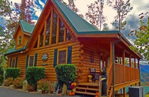Black Bear Falls House | Gatlinburg Getaway by Jackson Mountain Rentals