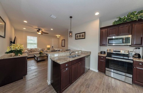 Oviedo Cottage | Gator Cove: Quaint 2-bedroom, 1-bath cottage, sleeps 4. Great for a peaceful retreat.