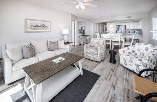 Fort Walton Beach Condo | GD 401: Ocean Eyes - Your Slice of Paradise Awaits!