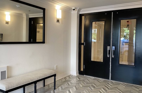 Georgetown Apartment | Georgetown Boutique 3BR 3 BA, patio, all new build out