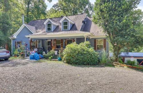 Young Harris Apartment | Georgia Home w/2 Fire Pits & Creek Access!