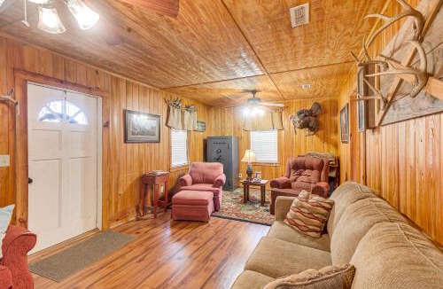 Wray House | Georgia Lakefront Cabin w/Fire Pit + Grills!