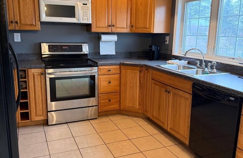 Bensalem House | Get Away Casino -Cozy 2-Bedroom Home Near PARX Casino & Sesame Place