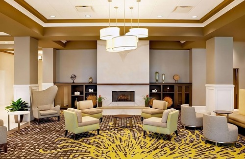 College Park Hotel | Get Ready for a Blissful Getaway! Close to NEW World of Coca-Cola, Pet-Friendly