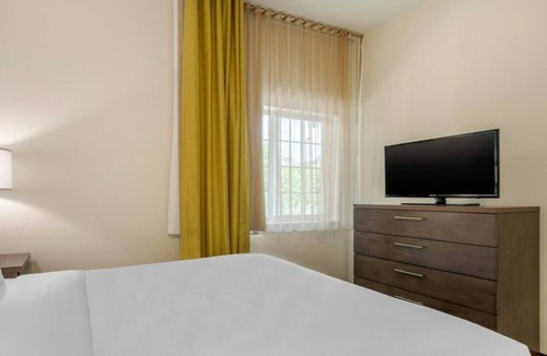 Biggar House | Get Ready for Adventure! 2 Relaxing Units, Free Parking, Pool, Pet-friendly