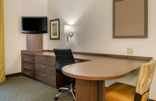 Biggar House | Get Ready for Adventure! 2 Relaxing Units, Free Parking, Pool, Pet-friendly