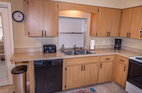 Southgate House | Get To the Beach! Only 5 miles to Siesta Key Beach!
