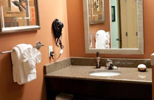 Williamsburg Resort | Getaway Beautiful Resort with Full Amenities - 4 Bedrooms