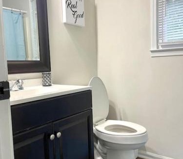 Snellville House | Getaway Home, Huge Yard and Smart TVs in All Rooms
