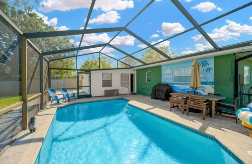 Gulf Gate Estates House | Getaway w/Heated Pool & fence by Siesta Key Beach