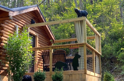 Sevierville House | Gettin Cozy - Peaceful Mountain Escape for Couples - Hot Tub, Pet Friendly