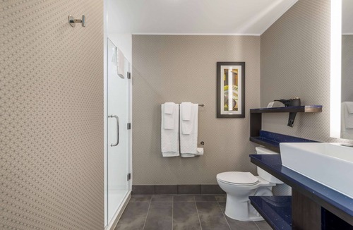 Eden Hotel | Glō Best Western Pooler - Savannah Airport Hotel
