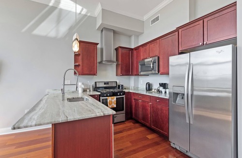Olde Kensington Apartment | Glam Flat with View, Pool, Deck