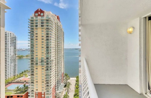Brickell Apartment | Glam Studio | Pool | Gym Access | Free Parking