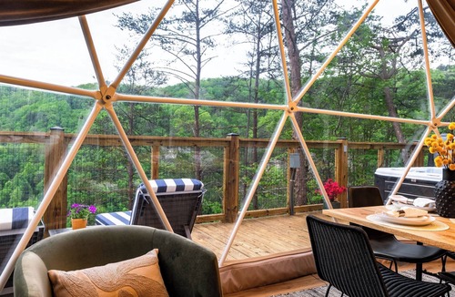 Pikeville Cabin | Glamping Dome | Biggest Deck + Hot Tub | Canyon & Valley Views