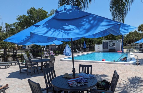 Homosassa House | Glamping in the heart of the Nature Coast! RV sleeps 6, many amenities onsite!
